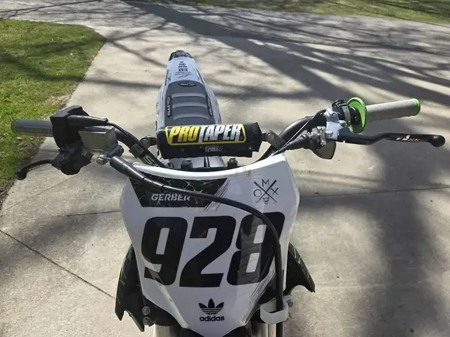 2019 KAWASAKI KX250-WHITE! in Dirt Bikes & Motocross in Edmonton - Image 6