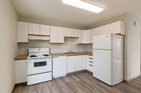 Amenities: Walk-in Closets • Fenced Back Yard • In-suite Laundry Suite & Building: Three-bedroom sui... (image 3)