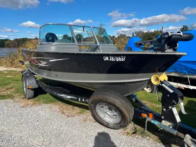 MINT MINT MINT with only 90 HOURS 2013 LUND 1675 Impact Sport with MERCURY 90 4st with ony 90 hours...