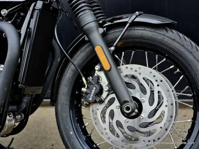 Triumph Bonneville T120 Black Graphite / Matte Graphite in Street, Cruisers & Choppers in Oshawa / Durham Region - Image 8