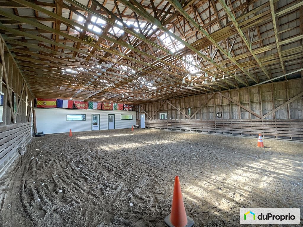 $839,750 - Acreage / Hobby Farm / Ranch for sale in St-Gilles — photo 1