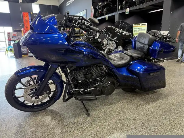 2016 Harley-Davidson ROAD GLIDE SPECIAL in Sport Touring in Ottawa - Image 2