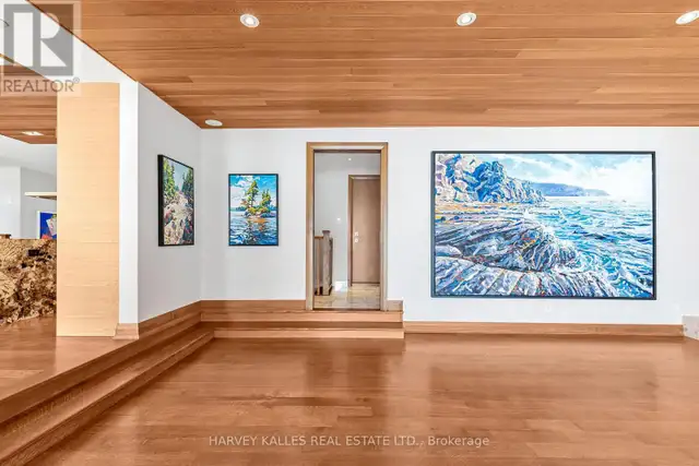 90 OAKLANDS PARK COURT Burlington (Bayview), Ontario in Houses for Sale in Oakville / Halton Region - Image 4