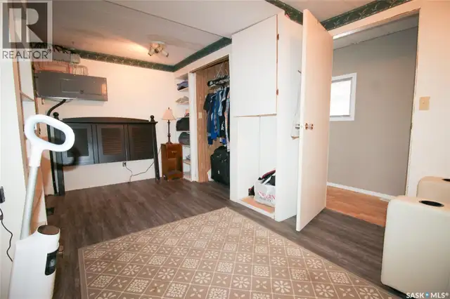 513-515 2nd AVENUE S Simmie, Saskatchewan in Houses for Sale in Swift Current - Image 11