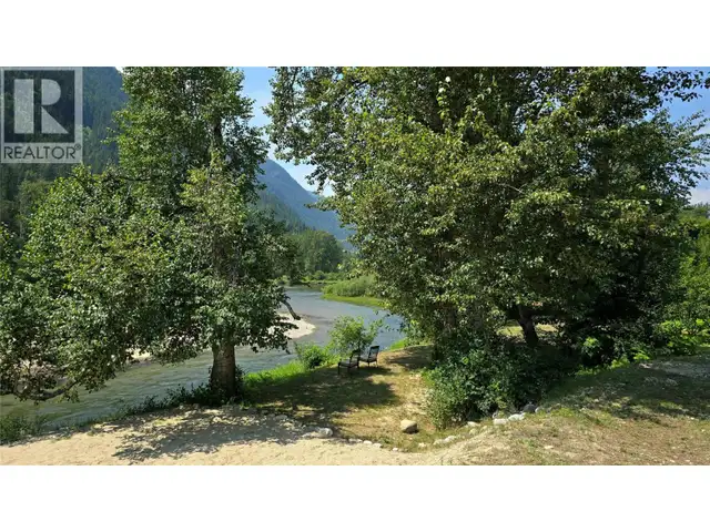 6 Highway Lot# B Crescent Valley, British Columbia in Land for Sale in Nelson - Image 28