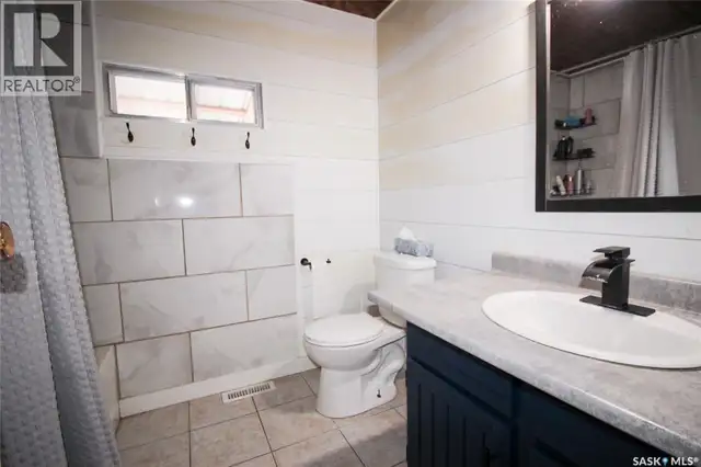 513-515 2nd AVENUE S Simmie, Saskatchewan in Houses for Sale in Swift Current - Image 15