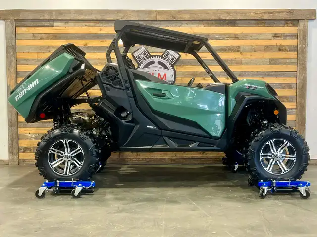 2025 BRP CAN-AM COMMANDER 700 EFI + 4X4 + DPS + ONLY 2759 KM + N in ATVs in Ottawa - Image 7