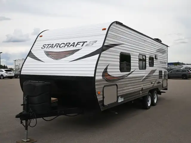 2018 Autumn Ridge Outfitter 23FB in Travel Trailers & Campers in St. Albert - Image 4