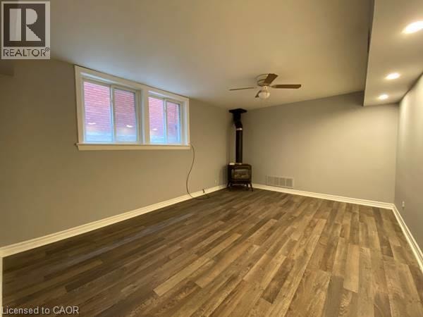 192 ALLEN Street E Unit# 1 Waterloo, Ontario 3