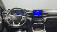 ADAPTIVE CRUISE CONTROL, BLIND SPOT MONITOR, LANE DEPARTURE WARNING, HEATED FRONT SEATS, NAVIGATION... (image 9)