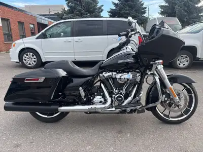 Check out this STAGE IV 128ci 2021 CANADIAN Harley-Davidson Road Glide with only 15,708kms. Be sure...