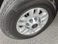 $0 DOWN-$214-WKLY PMT! 4X4, 2500 HD LONG BOX, 4-DOOR, 6.6L V8, RUNNING BOARDS, APPLE CARPLAY/ANDROID... (image 3)