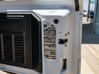 Welcome to 400 Chrysler Dodge Jeep Ram. TRANSMISSION: 8-SPEED TORQUEFLITE AUTO PHEV (STD),BRIGHT WHI... (image 9)