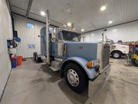 2 Owner 2005 Peterbilt 379. CAT MXS Motor just completely rebuilt! Comes with 1 year / 200k warranty... (image 2)