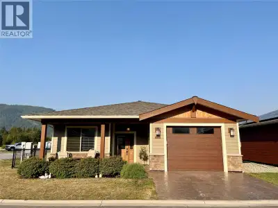 Beautiful 2 bedroom 2 bath rancher located in the newer centrally located subdivision Parksville Est...