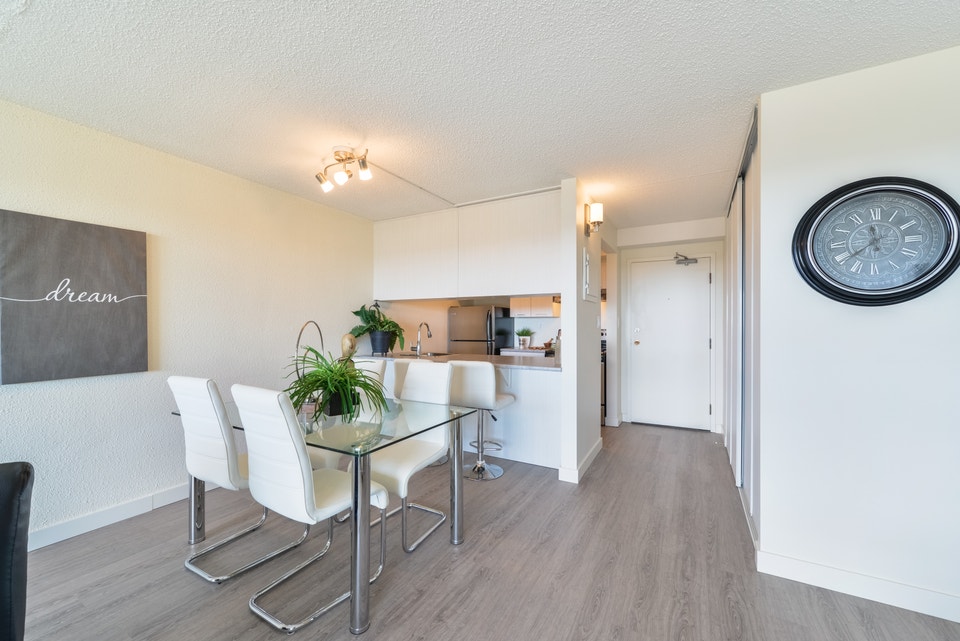West Edmonton Village - 3 Bedroom Townhouse Premium Apartment fo 3