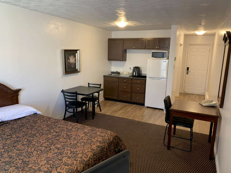 Studio Apt Furnished as Hotel Suite (ottawa) Short Term Rentals