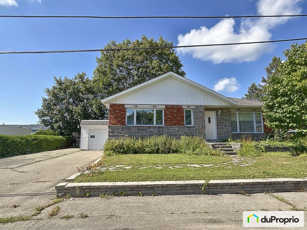 $530,000 - Bungalow for sale in Ste-Therese — photo 1