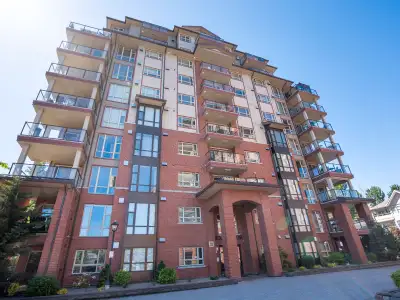 Welcome to Athens Creek Towers! This bright corner unit offers both North and East exposures. To the...