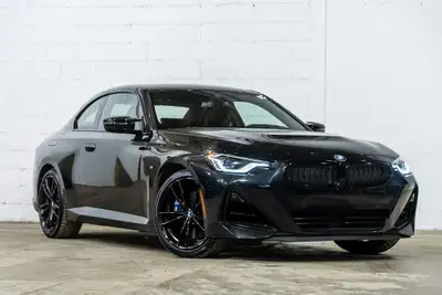 *English below* *Français:* Cette BMW M240i xDrive Coupé 2022 affichant 42 152 km, provenant d'un se...