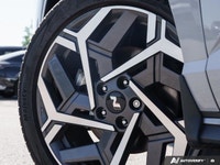 The advertised vehicle price is based on a promotional finance offer. Customers who purchase the veh... (image 5)