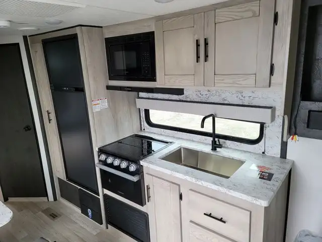 2023 K-Z Connect® SE C210MBKSE in Travel Trailers & Campers in Penticton - Image 12