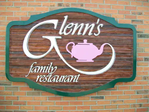 Enthusiastic and Experienced Servers needed Immediately to Serve Breakfast, Lunch and Supper in a bu...