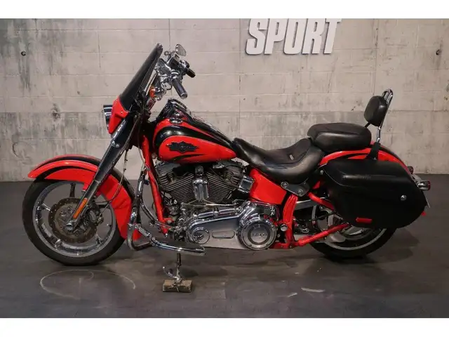 2011 Harley-Davidson SOFTAIL CVO CONVERTIBLE (FLSTSE2) in Street, Cruisers & Choppers in Ottawa - Image 4