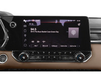 Accident free, one owner, leather seats, AT4 premium package, premium audio, spray on bedliner, memo... (image 6)
