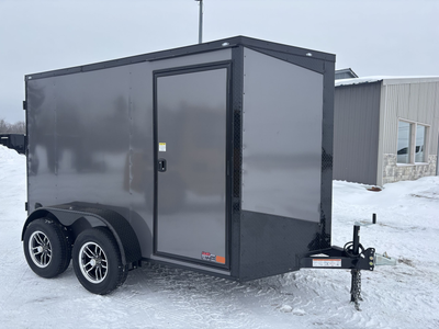 Remorque fermée 6x10 2 portes arrières + 1 porte côté Parfait pour travailler avec style et durabili...