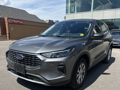 Low Mileage, Apple CarPlay, Android Auto, Power Liftgate, Blind Spot Detection, Lane Keep Assist! In...