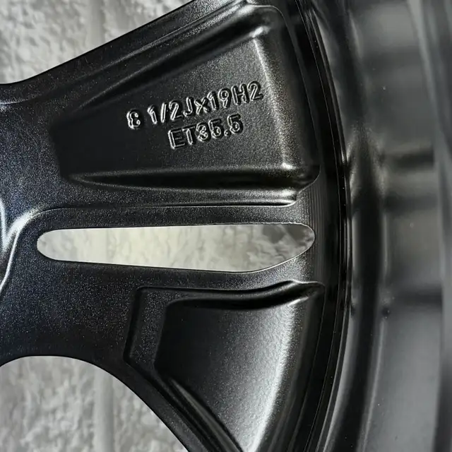 (99%) 4x MB E-Class E350 | E450 19" OEM Winter Wheels Package in Tires & Rims in City of Toronto - Image 9