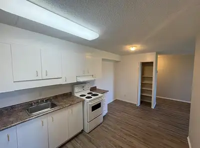 Welcome to 89 Stonehurst Avenue, a friendly and well-maintained seniors residence in Ottawa's popula...