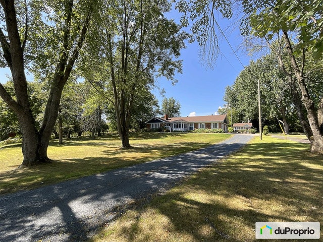 $939,000 - Bungalow for sale in Sherbrooke (Rock Forest) — photo 2
