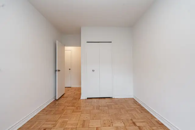 Three bedroom, Keele and Wilson - ID 2404 in Long Term Rentals in City of Toronto - Image 6
