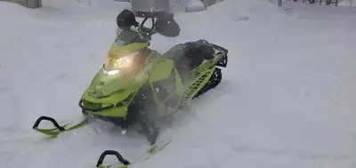 APPLY NOW: https://www.ridecollective.ca/get-pre-approved 2015 SKI‑DOO FREERIDE 146 800R E‑TEC 800R...
