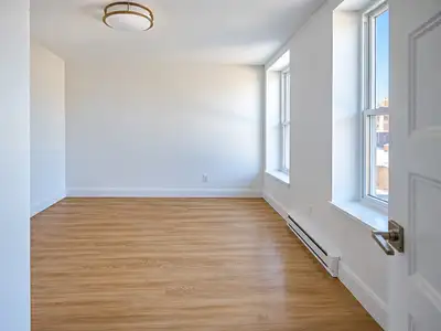 Appartement 1 chambre (3 1 /2) entièrement rénové à louer au coeur du quartier Saint-Jean-Baptiste,...