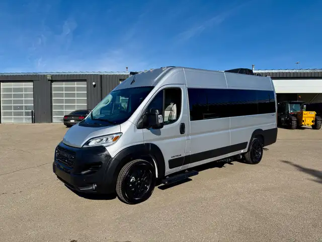 2025 Airstream Rangeline 23 in Travel Trailers & Campers in Edmonton - Image 2