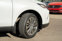 Accident Free Well Maintained, Nokian all weather tires! This Vehicle just arrived and is awaiting r... (image 4)