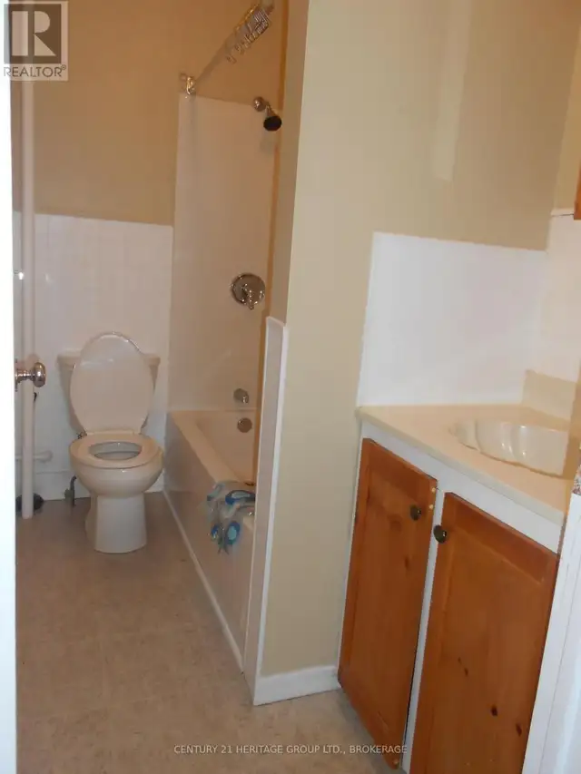 29 KING STREET North Dundas, Ontario in Commercial & Office Space for Sale in Ottawa - Image 11