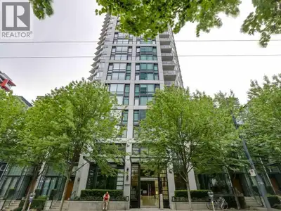 The Whole Package. Move into the Elan as early as October 1! Spacious studio & flex/den. Prime downt...