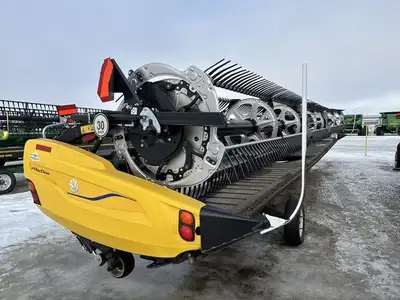 Welcome to Horizon Ag & Turf Location: Horizon Ag & Turf Lloydminster 2023 MACDON FD245 FLEX DRAPER...