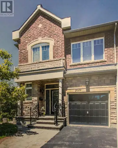 2029 LUSHES AVENUE Mississauga (Clarkson), Ontario