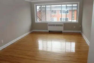 Two bedroom Available for Immediate Move in! 2 bedroom - $1749 + Hydro + $ 60 Parking ( If required...