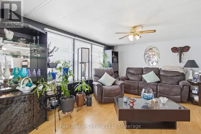 428 PINE PASS Centre Wellington, Ontario in Houses for Sale in Oakville / Halton Region - Image 12