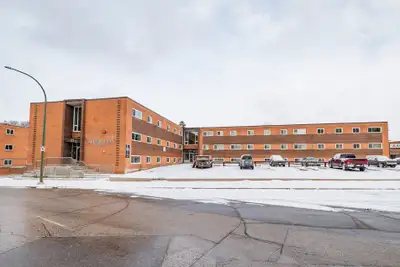 273 Talbot Ave- Silverlion Apts- 2 Bedroom