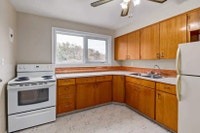 Amenities: Stainless Steel Appliances Available • City Views • Keyless Entry Suite & Building: Spaci... (image 4)