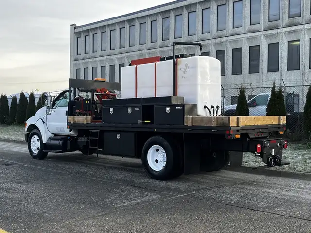 2011 Ford F750 18 Foot Cummins Manual Flatdeck in Heavy Trucks in Winnipeg - Image 8