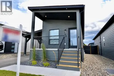 FULLY FURNISHED & TURNKEY – QUICK POSSESSION AVAILABLE! Whether you’re looking for a low-maintenance...