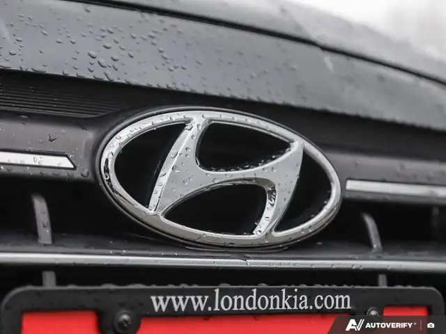 2020 Hyundai Elantra Luxury in Cars & Trucks in London - Image 12